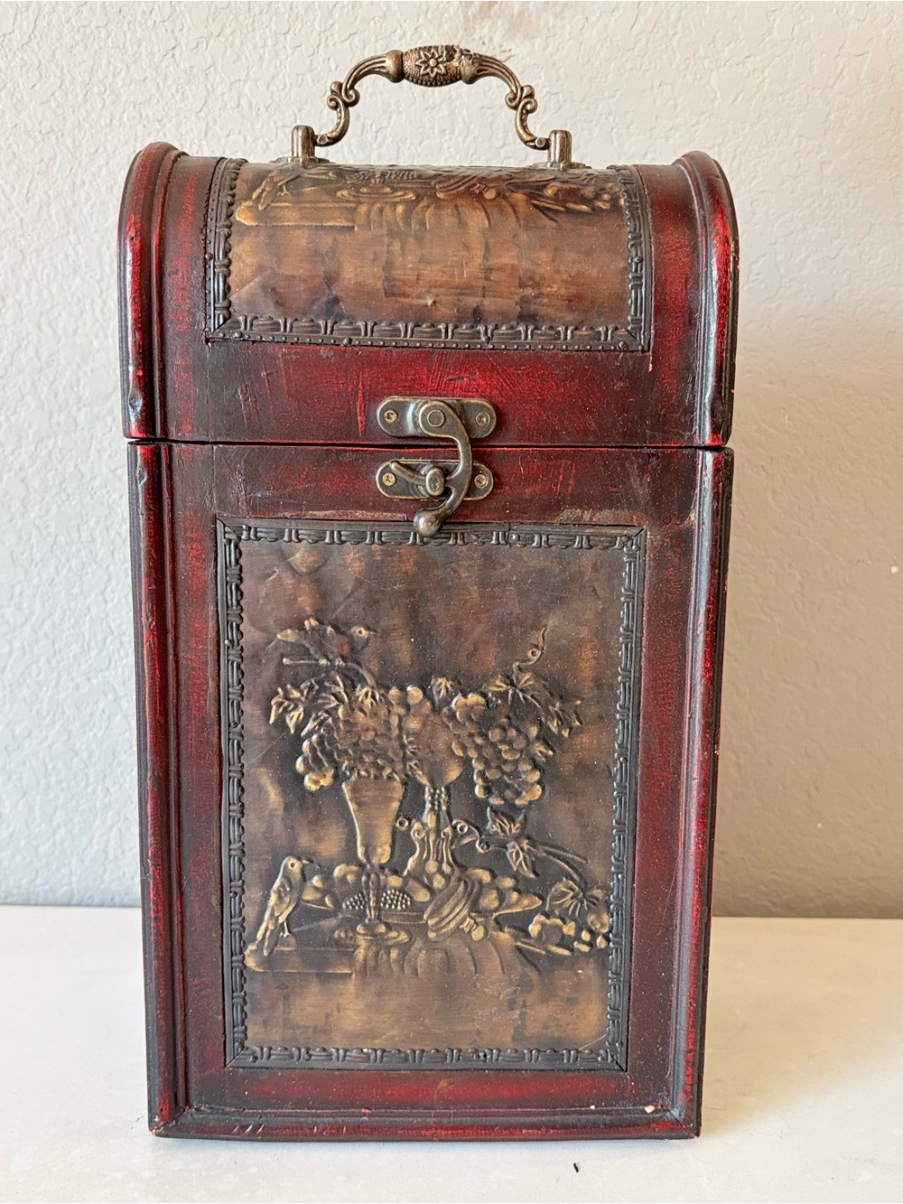 Wood & Metal 2-Bottle Wine Box/Carrier Bronze Hardware Grapes Design 14”x7.75x5”